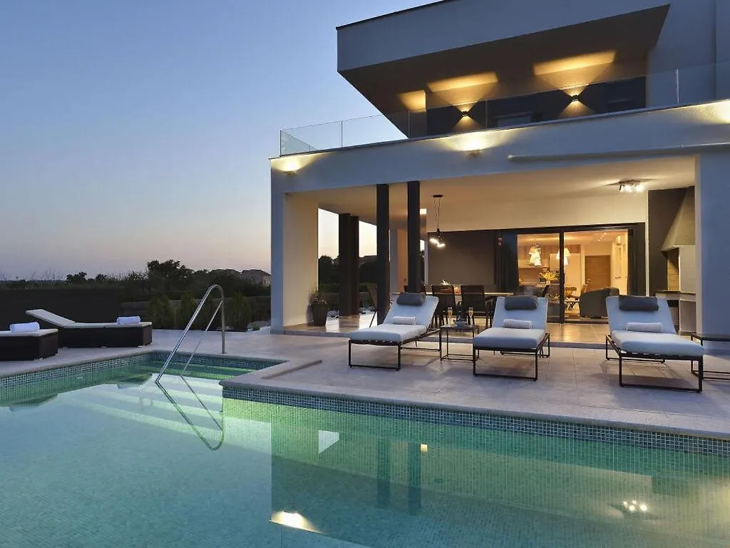 Villa Una Comfortable Holiday Residence Pula